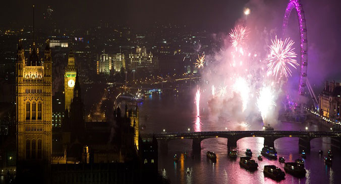 New Years Eve Dinner and Thames Cruise with Fireworks on board the Hurricane Clipper