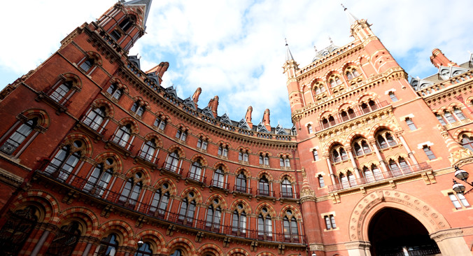 Luton Airport Transfer mit Thameslink - Bild 1